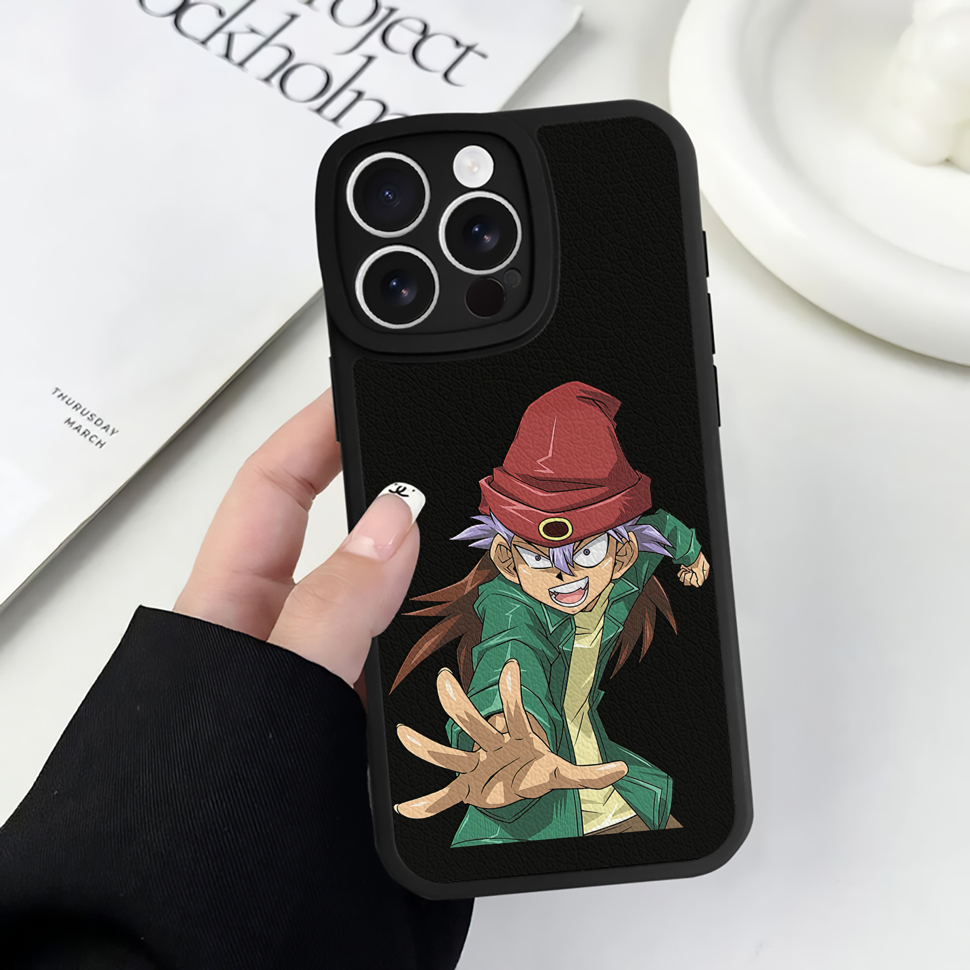 （画像用） 遊☆戯☆王 Yu-Gi-Oh! 【iPhone 16シリーズ対応】シリコンスマホケース（レザー調） 材質：シリコン